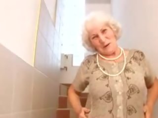 Granny Norma and her Sextoy
