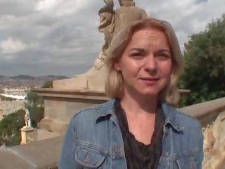 Ruse immigrant i ri femër qirje për para
