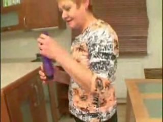 Granny Cleans Up xLx